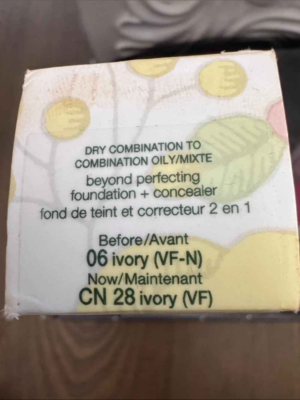 #215 CLINIQUE Beyond Perfecting Foundation+Concealer 06 IVORY NIB - Picture 2 of 4